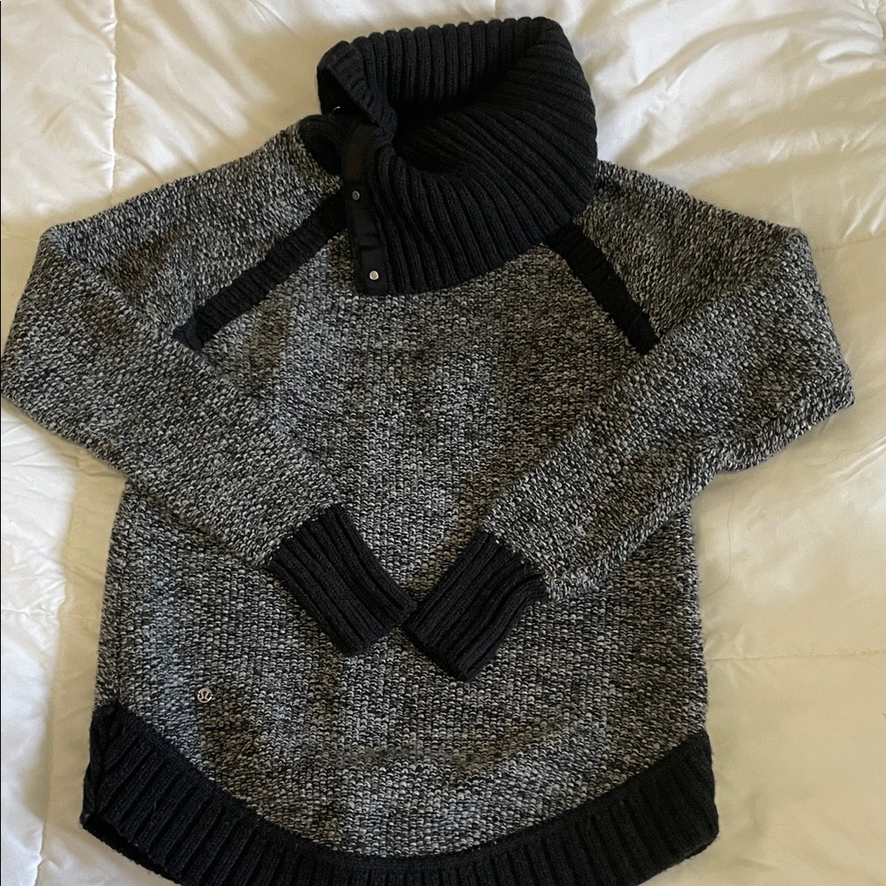 Lululemon Cozy Black and Gray Knit Sweater